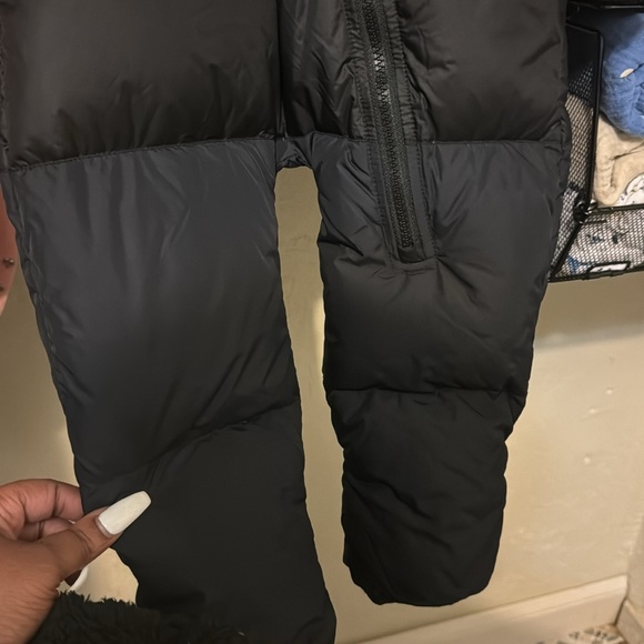 18-24 months NorthFace snowsuit and matching hat. - Picture 4 of 5